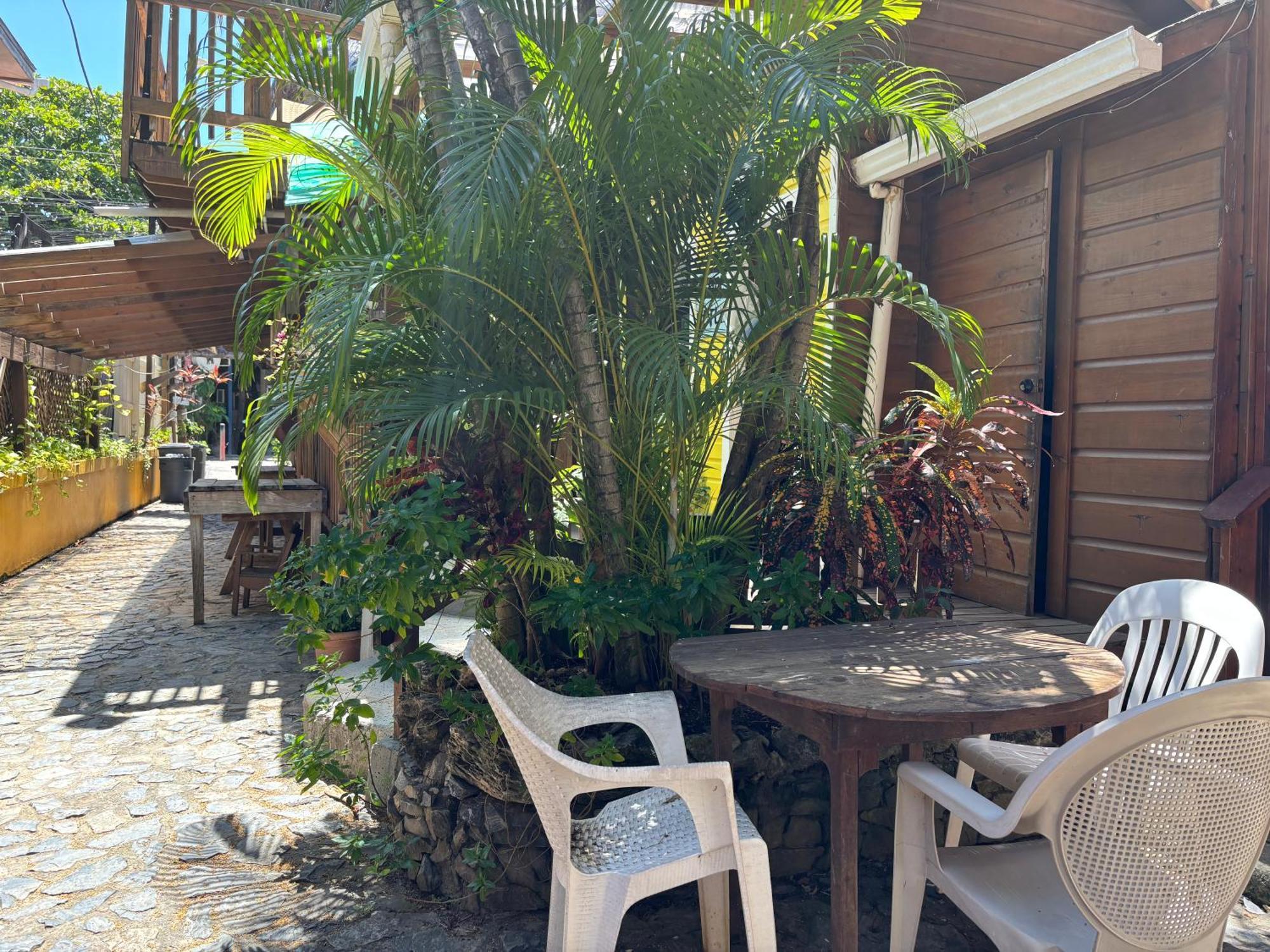 Seabreeze Inn West End Esterno foto